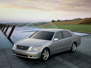 Lexus LS430 2003 года